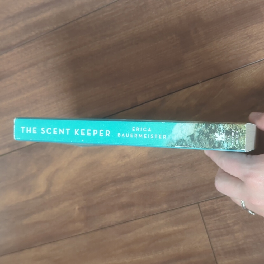 The Scent Keeper Book - Picture 3 of 8